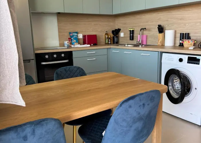 アパート Asmira リジア